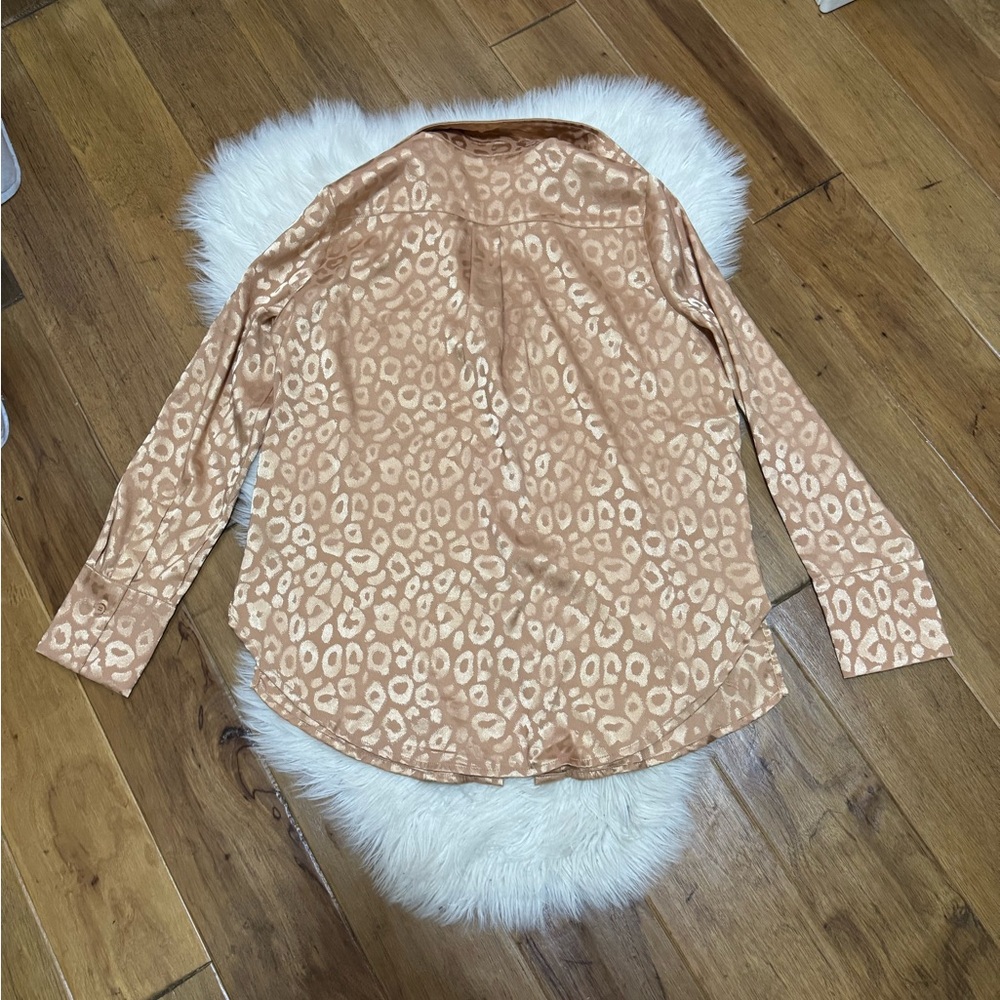 ACOA Women's Tan Leopard Button Down Shirt - Picture 4 of 4
